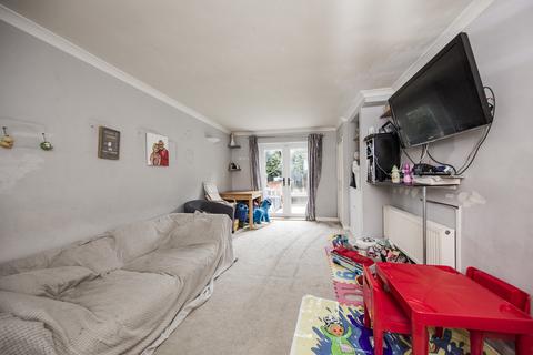 10 Wealden Close, Crowborough, TN6 2ST