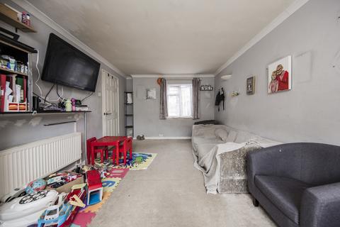 10 Wealden Close, Crowborough, TN6 2ST
