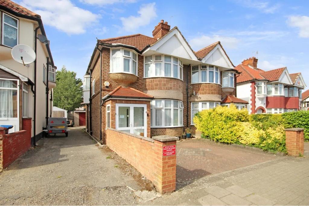 Exceptional Four-Bedroom Family Home on Chestnut