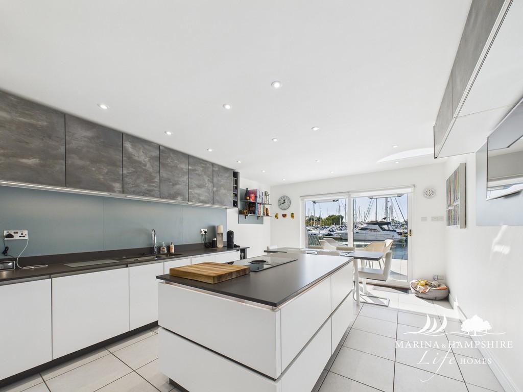 Cam03915 g0 pr0019 still008