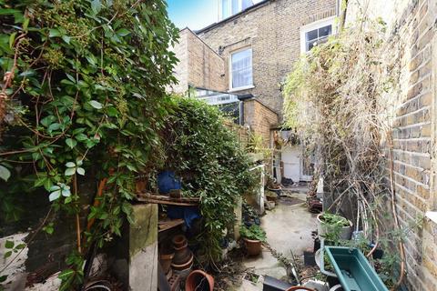 5 bedroom terraced house for sale, Brenthouse Road, London E9