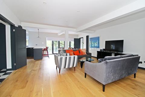 4 bedroom semi-detached house for sale, Kingswood Road, Shortlands, Bromley, BR2