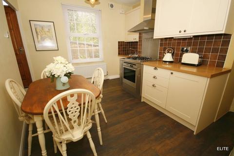 2 bedroom cottage to rent, Claypath, Durham DH1