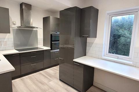 1 bedroom in a house share to rent, Lower High St, Shirehampton, BRISTOL, BS11 0AB