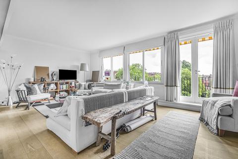 3 bedroom apartment to rent, Penthouse, Cadogan Square, SW1X