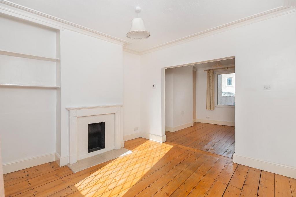 6 S1 CTN- Living Room B.jpg