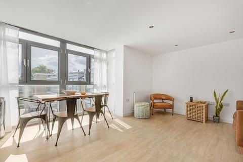2 bedroom flat for sale, Isabella Mews, Balls Pond Road, London, N1