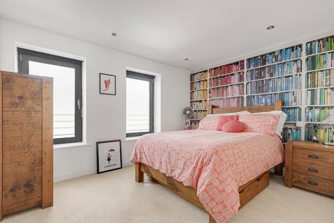 2 bedroom flat for sale, Isabella Mews, Balls Pond Road, London, N1