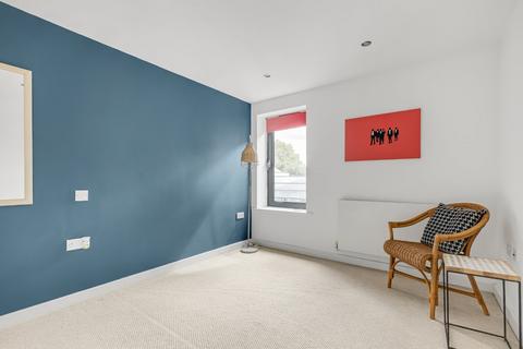 2 bedroom flat for sale, Isabella Mews, Balls Pond Road, London, N1