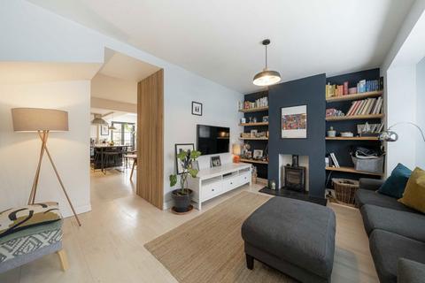 36 Avenue Road, Hampton, TW12 2BE