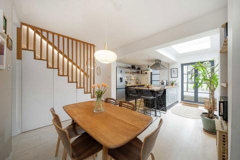 36 Avenue Road, Hampton, TW12 2BE