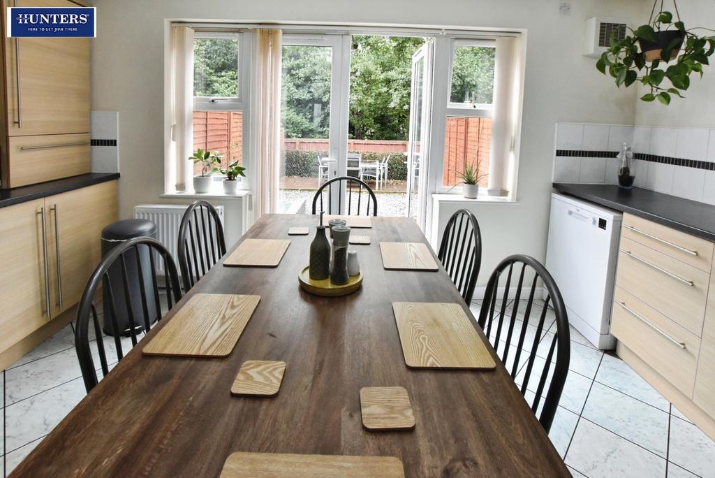 Kitchen diner