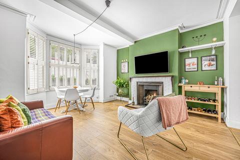 2 bedroom flat for sale, Denning Road, Hampstead Village, London