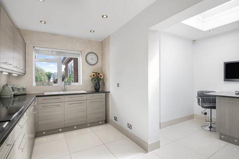 4 bedroom semi-detached house for sale, TRAFALGAR Avenue, Broxbourne, EN10