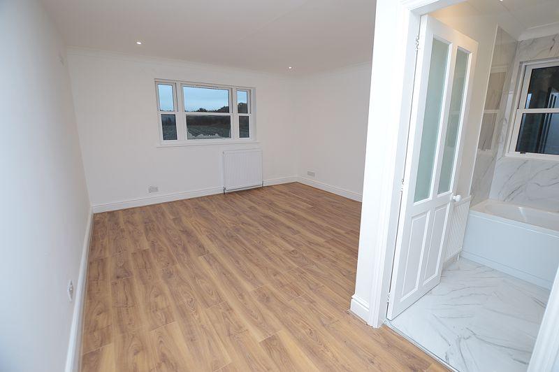 Bedroom 1/En Suite