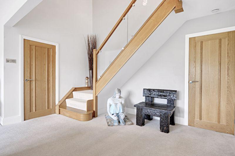 Lounge/Stairs