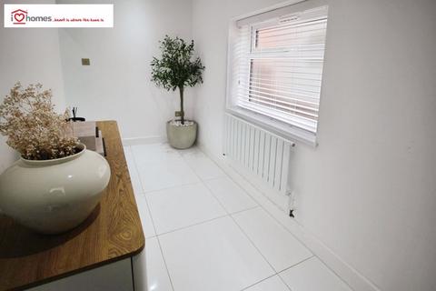 5 bedroom semi-detached house for sale, Ida Road, Walsall