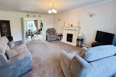 4 bedroom detached house for sale, Newhaven Close, Bury