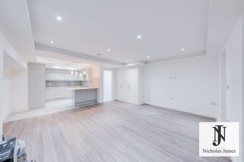 Studio to rent, Ferntower Road, Highbury, London, N5 2JG