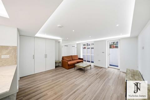 Studio to rent, Ferntower Road, Highbury, London, N5 2JG