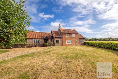 4 bedroom detached house for sale, Heath Road, Norwich NR12