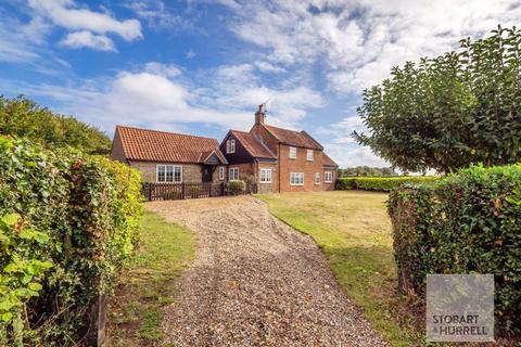 4 bedroom detached house for sale, Heath Road, Norwich NR12