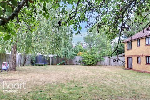 undefined, Holland Close, Romford, RM7 7RN