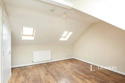 3 bedroom flat to rent, Sundridge Parade, Plaistow Lane, Bromley, BR1