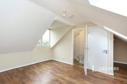 3 bedroom flat to rent, Sundridge Parade, Plaistow Lane, Bromley, BR1