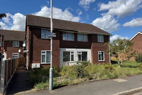 2 bedroom maisonette to rent, Fairey Avenue, Hayes