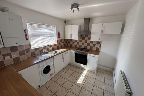 2 bedroom maisonette to rent, Fairey Avenue, Hayes