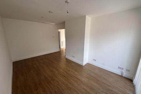 2 bedroom maisonette to rent, Fairey Avenue, Hayes