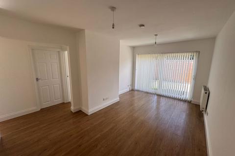 2 bedroom maisonette to rent, Fairey Avenue, Hayes