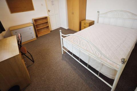 5 bedroom terraced house for sale, Riggs Gardens, Bournemouth BH11