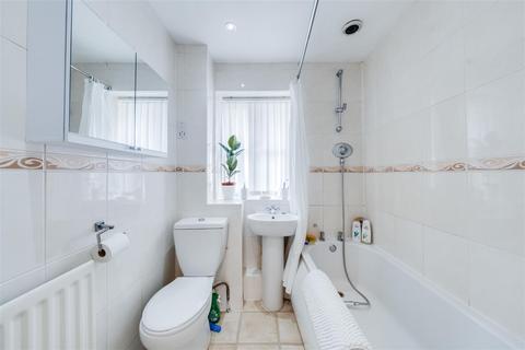 2 bedroom end of terrace house for sale, Chatsworth Road, Dartford