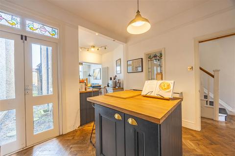 5 bedroom terraced house for sale, HERMITAGE ROAD, Westcliff-On-Sea