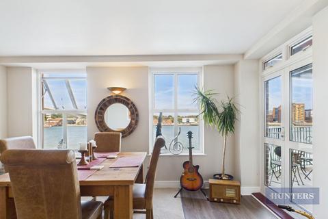 3 bedroom flat for sale, Andes Close, Southampton, SO14