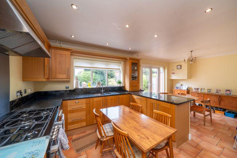 Dining kitchen