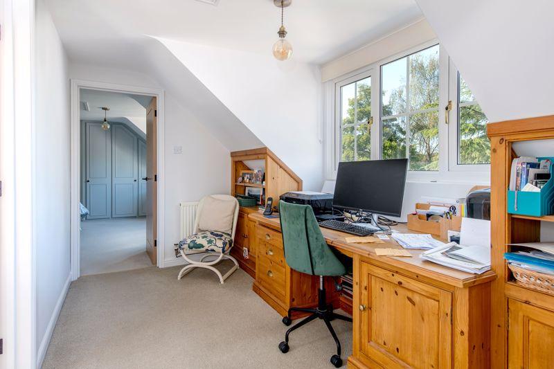 Landing/study area