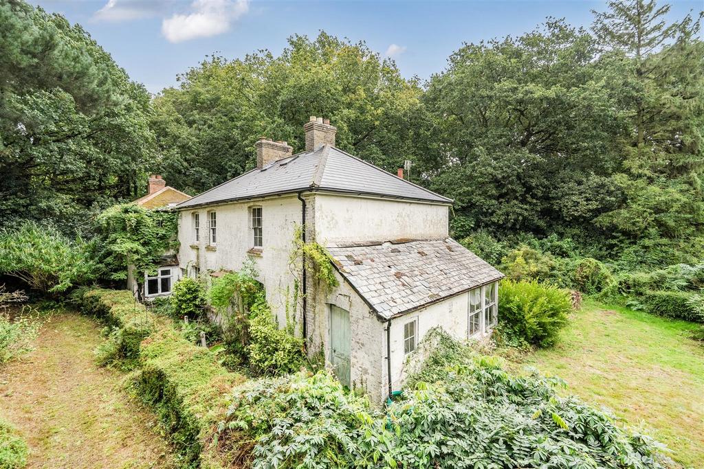 5 bedroom detached house for sale in Sandwich on OnTheMarket