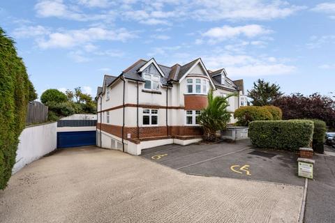 6a Birds Hill Road, Poole BH15