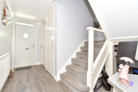 3 bedroom end of terrace house for sale, Rochester Way, Basildon, Essex