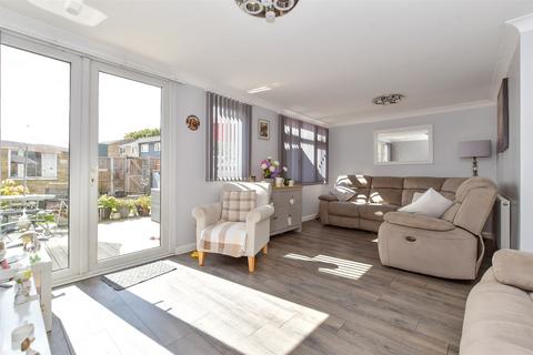 3 bedroom end of terrace house for sale, Rochester Way, Basildon, Essex