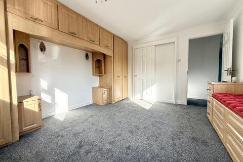undefined, Almond Close, Icknield, Luton, Bedfordshire, LU3 1TT
