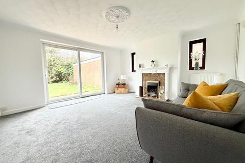 undefined, Almond Close, Icknield, Luton, Bedfordshire, LU3 1TT