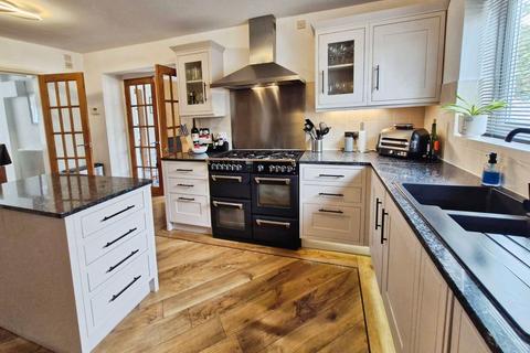 6 bedroom detached house for sale, Harthill Avenue, Beverley HU17