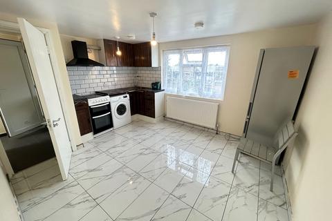 undefined, London CR4