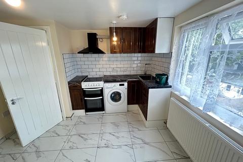 undefined, London CR4