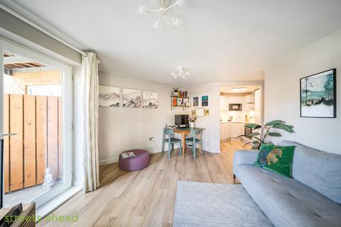 2 bedroom apartment for sale, Manning Gardens, Croydon, CR0