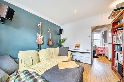 2 Cresswell Road, London, SE25 4LR